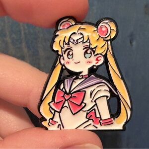 Sailor Moon kawaii enamel pin